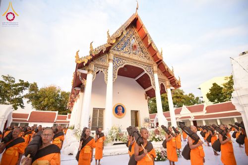 ภาพ No.197059:พระธรรมยาตราปฏิบัติธรรม และถ่ายภาพหมู่ประวัติศาสตร์ ณ วัดโบสถ์(บน) ตำบลบางคูเวียง อำเภอบางกรวย จังหวัดนนทบุรี ในโครงการธรรมยาตรา กตัญญูบูชา มหาปูชนียาจารย์ พระมงคลเทพมุนี(สด จนฺทสโร) พระผู้ปราบมาร อนุสรณ์สถาน 7 แห่ง ปีที่ 13 วันที่ 18 มกราคม พ.ศ. 2568
