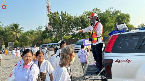 ภาพ No.116951:V.16 เป็นทีม การเตรียมงาน เก็บงาน การรับบุญของเจ้าหน้าที่หน่วยงานต่างๆ เพื่อโครงการธรรมยาตรา กตัญญูบูชามหาปูชนียาจารย์ พระมงคลเทพมุนี (สด จนฺทสโร) พระผู้ปราบมาร อนุสรณ์สถาน 7 แห่ง ปีที่ 12 ระหว่างวันที่ 2 - 31 มกราคม พ.ศ. 2567