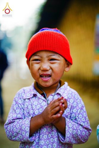 ภาพ No.76383:คณะสงฆ์และสามเณรบิณฑบาต ประเทศบังกลาเทศ วันที่ 11 กุมภาพันธ์ พ.ศ. 2566