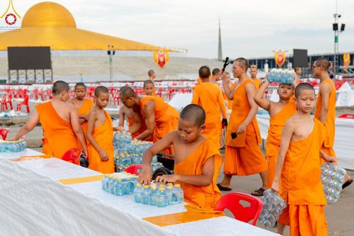 ภาพ No.218782:วันศุกร์ที่ 18 เมษายน พ.ศ. 2568 การเตรียมงานในลานธรรม , พระมหาธรรมกายเจดีย์ เพื่องานวันคุ้มครองโลก 22 เมษายน พ.ศ. 2568