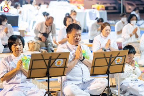 ภาพ No.201803:พิธีถวายภัตตาหารเป็นสังฆทาน แด่พระธรรมยาตรา ณ อนุสรณ์สถานบางปลา วัดบางปลา อำเภอบางเลน จังหวัดนครปฐม ในโครงการธรรมยาตรา กตัญญูบูชา มหาปูชนียาจารย์ พระมงคลเทพมุนี(สด จนฺทสโร) พระผู้ปราบมาร อนุสรณ์สถาน 7 แห่ง ปีที่ 13 วันที่ 26 มกราคม พ.ศ. 2568