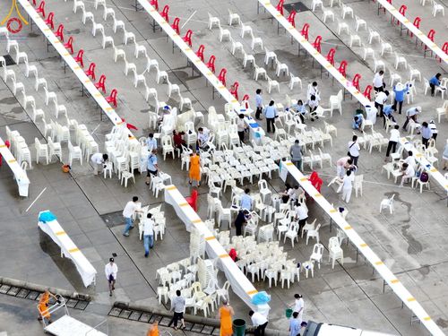 ภาพ No.218939:วันที่ 18-20 เมษายน พ.ศ. 2568 การเตรียมงานในลานธรรม , วิหารคด เพื่องานวันคุ้มครองโลก 22 เมษายน พศ. 2568