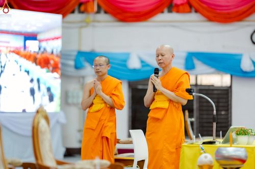 ภาพ No.233526:วันจันทร์ที่ 7 กรกฎาคม พ.ศ. 2568 จังหวัดบุรีรัมย์รวมใจ สัมมนาคณะสงฆ์ เพื่อฟื้นฟูพระพุทธศาสนา  โครงการทอดกฐินสามัคคีทั่วไทย 30,000 วัด ประจำปีพุทธศักราช 2568 และพิธีถวายมหาสังฆทาน 300 กว่าวัด โดยคณะศิษยานุศิษย์ บูชาธรรม 81 ปี หลวงพ่อธัมมชโย  ณ วัดกลาง พระ