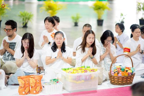 ภาพ No.235318:วันที่ 27 กรกฎาคม พ.ศ. 2568 พิธีตักบาตรฉลองพระใหม่ โครงการบรรพชาและอุปสมบทมู่รุ่นเข้าพรรษา ณ วัดพระธรรมกาย