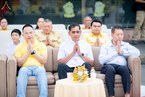 ภาพ No.180288:พิธีทำบุญตักบาตร ข้าวสารอาหารแห้ง แด่คณะสงฆ์ 99 รูป เนื่องในวันพ่อแห่งชาติ ปีที่ 50 ณ ศูนย์การค้าตลาดรังสิต ซ.รังสิต-ปทุมธานี 5 วันที่ 5 ธันวาคม พ.ศ. 2567