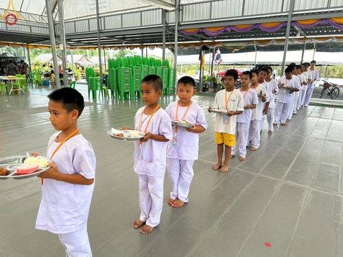 ภาพ No.133254:กิจวัตรกิจกรรมการฝึกตัวก่อนบวช และพิธีตัดปอยผมธรรมทายาท ณ ศูนย์ปฏิบัติธรรมและอบรมเยาวชนเมืองยะลา วันที่ 1-2 เมษายน พ.ศ. 2567