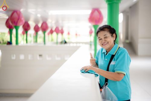 ภาพ No.145955:ชมรมจิตอาสาอนุรักษ์สิ่งแวดล้อม รับบุญทำความสะอาดบริเวณโบสถ์พระไตรปิฎก วัดพระธรรมกาย จ.ปทุมธานี วันที่ 25 กรกฎาคม พ.ศ. 2567