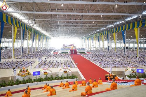 ภาพ No.151162:พิธีบูชาข้าวพระ ในวันอาทิตย์ต้นเดือน วันที่ 1 กันยายน พ.ศ. 2567 ณ สภาธรรมกายสากล วัดพระธรรมกาย