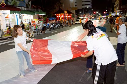 ภาพ No.237338:วันที่ 9-10 สิงหาคม พ.ศ. 2568 การเตรียมงาน เก็บงาน ของเจ้าหน้าที่ทุกสถานะ ในงานมหาสังฆทาน ตักบาตรพระ 10,000 รูป ใจกลางเมืองหาดใหญ่ จ.สงขลา