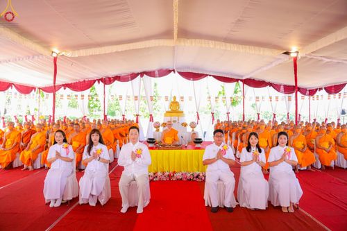 ภาพ No.104160:พิธีโปรยรัตนชาติ วางศิลาฤกษ์ สามเณรธรรมทายาทชาวอินโดนีเซียกว่า 1,000 รูป ณ มหาเจดีย์บุโรพุทโธ ประเทศอินโดนีเซีย ในวันที่ 21 ธันวาคม พ.ศ. 2566