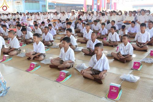 ภาพ No.199259:พิธีทอดผ้าป่าทำนุบำรุงศาสนสถาน ณ วัดลำพญา ตำบลลำพญา อำเภอบางเลน จังหวัดนครปฐม ในโครงการธรรมยาตรา กตัญญูบูชา มหาปูชนียาจารย์ พระมงคลเทพมุนี(สด จนฺทสโร) พระผู้ปราบมาร อนุสรณ์สถาน 7 แห่ง ปีที่ 13 วันที่ 21 มกราคม พ.ศ. 2568