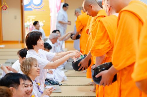 ภาพ No.140559:พิธีทอดผ้าป่าฉลองชัย 20 ปี วัดพระธรรมกายคานากาว่า วันเสาร์ที่ 8 มิถุนายน พ.ศ. 2567