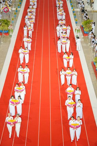 ภาพ No.134303:พิธีทอดผ้าป่าสมทบ มหาสังฆทาน 10,000 วัด ทั่วไทย วันอาทิตย์ต้นเดือนที่ 7 เมษายน พ.ศ.2567 ณ ห้องแก้วสารพัดนึก 1 สภาธรรมกายสากล  วัดพระธรรมกาย จ.ปทุมธานี