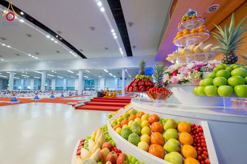 ภาพ No.277140:วันอาทิตย์ที่ 7 ธันวาคม พ.ศ. 2568 พิธีบูชาข้าวพระ ณ สภาธรรมกายสากล วัดพระธรรมกาย