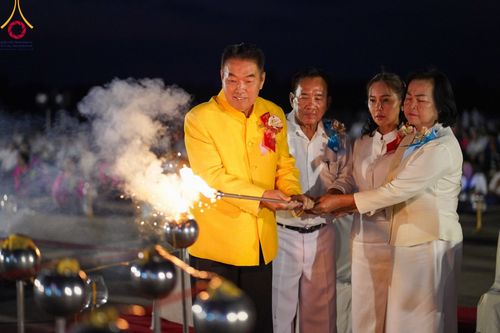 ภาพ No.97267:พิธีทอดผ้าป่า เพื่อสร้าง "ลานอเนกประสงค์พญานาค 4 ตระกูล" และพิธีจุดประทีปโคมลอย ลอยกระทง ถวายประทีปเป็นพุทธบูชา ณ พุทธอุทยานนานาชาติ จ.หนองคาย วันที่ 27 พฤศจิกายน พ.ศ. 2566