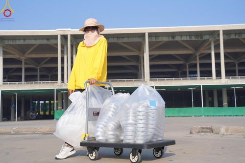 ภาพ No.59639:V.39 ทุ่มสุดใจ ธรรมชัย 80 ปี การเตรียมงาน การปฏิบัติงาน ของเจ้าหน้าที่หน่วยงานต่างๆ เพื่อพิธีฉลองอายุวัฒนมงคล 80 ปี หลวงพ่อธัมมชโย และรับถวายมหาสังฆทาน 10,000 กว่าวัดทั่วประเทศ ในวันคุ้มครองโลก จันทร์ที่ 22 เมษายน พ.ศ. 2567