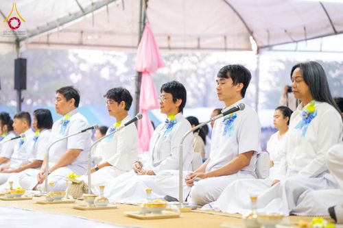 ภาพ No.199365:พิธีถวายภัตตาหารเป็นสังฆทาน แด่พระธรรมยาตรา ณ อนุสรณ์สถานบางปลา วัดบางปลา อำเภอบางเลน จังหวัดนครปฐม ในโครงการธรรมยาตรา กตัญญูบูชา มหาปูชนียาจารย์ พระมงคลเทพมุนี(สด จนฺทสโร) พระผู้ปราบมาร อนุสรณ์สถาน 7 แห่ง ปีที่ 13 วันที่ 22 มกราคม พ.ศ. 2568