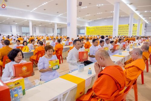 ภาพ No.236346:วันที่ 3 สิงหาคม พ.ศ. 2568 พิธีถวายมหาสังฆทานคณะสงฆ์ 2,000 กว่าวัดทั่วประเทศ ปีที่ 25 , พิธีถวายไทยธรรมคณะสงฆ์ 323 วัด 4 จังหวัดชายแดนภาคใต้ ณ วัดพระธรรมกาย