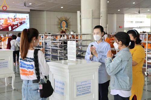ภาพ No.208364:พิธีสวดพระพุทธมนต์ และถวายภัตตาหารเมนูสวรรค์แด่พระภิกษุ สามเณร วันที่ 15 กุมภาพันธ์ พ.ศ. 2568 ณ หอฉันคุณยายอาจารย์ฯ วัดพระธรรมกาย