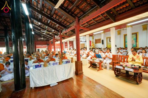 ภาพ No.202157:พิธีเจริญพระพุทธมนต์ ปฏิบัติธรรม มอบทุนการศึกษา ถวายสังฆทาน 108 วัด เพื่อถวายเป็นพุทธบูชา และขับเคลื่อนโครงการหมู่บ้านรักษาศีล 5 โดยคณะสงฆ์จังหวัดนครปฐม คณะศิษยานุศิษย์วัดพระธรรมกาย โครงการธรรมยาตรา ปีที่ 13 ณ วัดบางปลา อำเภอบางเลน จังหวัดนครปฐม