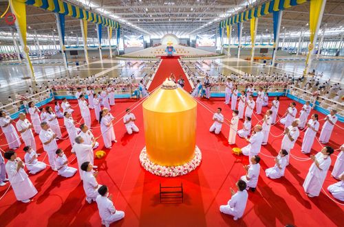 ภาพ No.148929:พิธีปฎิบัติธรรมและ พิธีจุดเทียนใจ ไฟนิรันดร์ อนันตชัย วันอาทิตย์ที่ 11 สิงหาคม พ.ศ. 2567 วัดพระธรรมกาย จ.ปทุมธานี