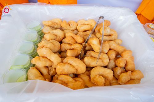 ภาพ No.295914:วันที่ 17 มกราคม พ.ศ. 2569 พิธีถวายภัตตาหารเป็นสังฆทาน แด่พระธรรมยาตรา ณ วัดโบสถ์บน ต.บางคูเวียง จ.นนทบุรี อนุสรณ์สถานลำดับที่ 4 สถานที่เกิดด้วยกายธรรม ในโครงการธรรมยาตรา กตัญญูบูชา มหาปูชนียาจารย์ พระมงคลเทพมุนี(สด จนฺทสโร) พระผู้ปราบมาร อนุสรณ์สถาน 7 แ