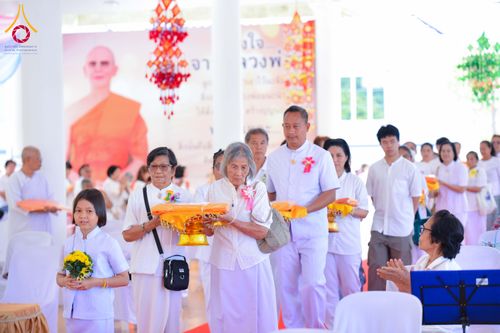 ภาพ No.313025:วันเสาร์ที่ 28 กุมภาพันธ์  พ.ศ. 2569 พิธีทอดผ้าป่าสามัคคีเพื่อสร้างอาคารที่พักสามเณร ณ ศูนย์ปฏิบัติธรรมสวนผึ้ง จ.ราชบุรี