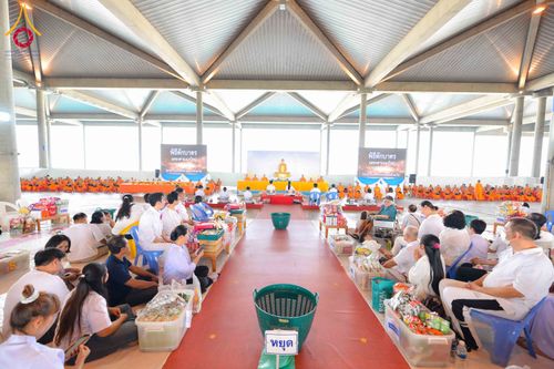 ภาพ No.320766:วันที่ 11 เมษายน พ.ศ.2569 พิธีตักบาตรฉลองสามเณรใหม่ โครงการบรรพชาสามเณรกล้าตะวัน ณ มหารัตนวิหาคด คอร์ 25 ชั้น 2 วัดพระธรรมกาย