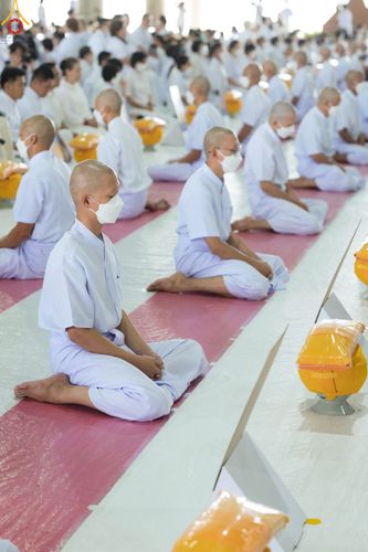 ภาพ No.84131:พิธีเวียนประทักษิณ พิธีวันทาเจดีย์ พิธีขอขมา และมอบผ้าไตร  ในโครงการบรรพชาอุปสมบทหมู่ธรรมทายาทรุ่นเข้าพรรษา และโครงการบรรพชาสามเณรโรงเรียนนานาชาติ รุ่นที่12 ในวันเสาร์ที่ 22 กรกฎาคม พ.ศ. 2566