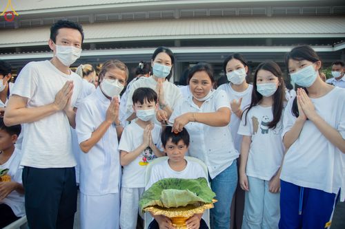 ภาพ No.78474:พิธีตัดปอยผม โครงการหน่อแก้วเปรียญธรรมรุ่นที่ 11  วันที่ 26 มีนาคม พ.ศ.2566  ณ หมู่กุฏิสามเณร อาคารค่ายจองแชมป์ วัดพระธรรมกาย