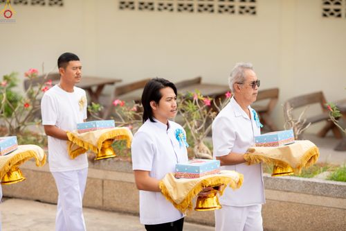 ภาพ No.301199:วันที่ 22 มกราคม พ.ศ. 2569 พิธีทอดผ้าป่าทำนุบำรุงศาสนสถาน ณ วัดใหม่พิบูลย์ผล อ.สองพี่น้อง จ.สุพรรณบุรี ในโครงการธรรมยาตรา กตัญญูบูชา มหาปูชนียาจารย์ พระมงคลเทพมุนี(สด จนฺทสโร) พระผู้ปราบมาร อนุสรณ์สถาน 7 แห่ง ปีที่ 14