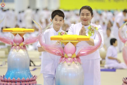 ภาพ No.318524:วันอาทิตย์ต้นเดือนที่ 5 เมษายน พ.ศ.2569 พิธีทอดผ้าป่าสมทบมหาสังฆทาน 40,000 กว่าวัดทั่วประเทศ ณ สภาธรรมกายสากล วัดพระธรรมกาย