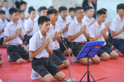 ภาพ No.289041:วันพุธที่ 17 ธันวาคม พ.ศ.2568 กิจกรรมเยาวชนไทยรวมใจทำความดี "เด็กดีมหานคร ต้นแบบด้านศีลธรรม" แข่งขันสอบตอบปัญหาศีลธรรมในพระพุทธศาสนา ครั้งที่ 7 และวันรวมพลังเด็กดี V-Star ประจำปี 2568 ณ วัดมหาธาตุยุวราชรังสฤษฎิ์ราชวรมหาวิหาร กรุงเทพมหานคร