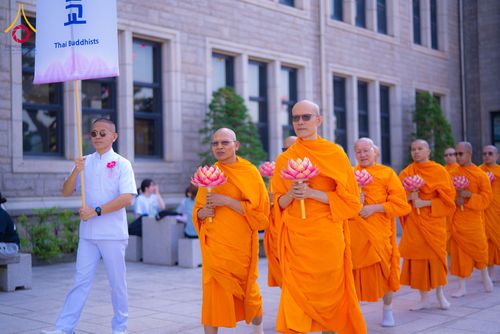 ภาพ No.328931:วันเสาร์ที่ 16 พฤษภาคม พ.ศ.2569 งานเทศกาลโคมวิสาขบูชานานาชาติ หรือ ยอนดึงฮเว  연등회 (Lotus Lantern Festival) ประจำปี 2569 ประเทศเกาหลีใต้