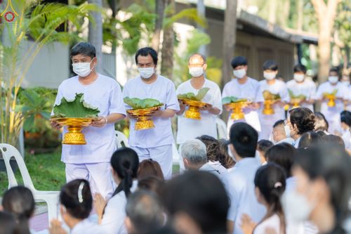 ภาพ No.78611:พิธีตัดปอยผมและปลงผมนาคธรรมทายาท  โครงการบรรพชาและอุปสมบทหมู่ วันคุ้มครองโลก วันที่ 26 มีนาคม พ.ศ.2566 ณ หมู่บ้านบรรลุธรรม วัดพระธรรมกาย