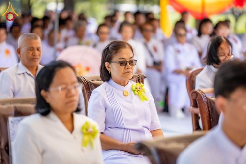 ภาพ No.285766:วันพุธที่ 10 ธันวาคม พ.ศ.2568  พิธีตอกเสาเข็มมงคลต้นสุดท้าย รองรับองค์พระเจดีย์เพื่อสร้างสันติภาพโลก ณ ศูนย์ปฏิบัติธรรมและศูนย์อบรมเยาวชน ชัยนาท