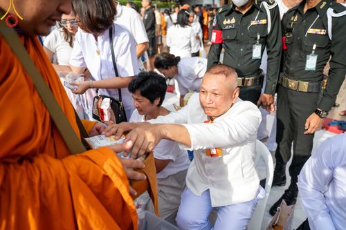 ภาพ No.343206:วันอาทิตย์ที่ 16 สิงหาคม พ.ศ.2569 พิธีตักบาตรพระ 10,000 รูป นานาชาติ ปีที่ 23 คณะสงฆ์ 4 ประเทศ 14 จังหวัดภาคใต้ น้อมถวายเป็นพุทธบูชา ทำบุญเพื่อแม่- พ่อ ณ ถนนนิพัทธ์อุทิศ 3 อ.หาดใหญ่ จ.สงขลา