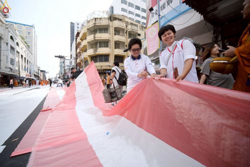 ภาพ No.237375:วันที่ 9-10 สิงหาคม พ.ศ. 2568 การเตรียมงาน เก็บงาน ของเจ้าหน้าที่ทุกสถานะ ในงานมหาสังฆทาน ตักบาตรพระ 10,000 รูป ใจกลางเมืองหาดใหญ่ จ.สงขลา