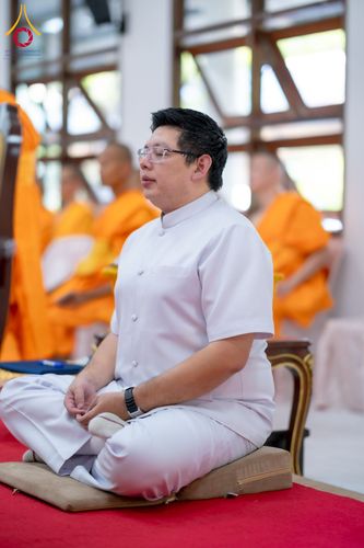 ภาพ No.160837:พิธีเจริญพระพุทธมนต์ และปิดแผ่นทองรูปเหมือน พระเดชพระคุณพระมงคลเทพมุนี (สด จนฺทสโร) พระผู้ปราบมาร จำนวน 3 องค์ วันเสาร์ที่ 5 ตุลาคม พ.ศ. 2567 ณ อาคารปลูกศรัทธา 2 (ชานชลาเดิม) วัดพระธรรมกาย อ.คลองหลวง จ.ปทุมธานี