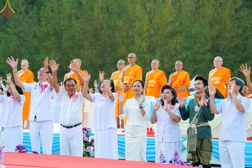 ภาพ No.174556:พิธีประดิษฐานดวงแก้วบรมเศรษฐี นาคีพ่นสมบัติใหญ่ ลานเอนกประสงค์พญานาค 4 ตระกูล วันที่ 15 พฤศจิกายน พ.ศ. 2567 ณ พุทธอุทยานนานาชาติ จ.หนองคาย