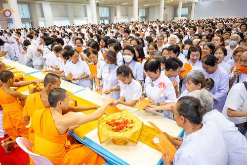 ภาพ No.139794:พิธีมุทิตาพระมหาอุปสมบทอุทิศชีวิต วันอาทิตย์ต้นเดือนที่ 2 มิถุนายน พ.ศ. 2567 ณ ห้องแก้วสารพัดนึก 1 วัดพระธรรมกาย