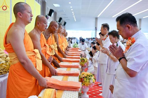 ภาพ No.148622:พิธีบุพเปตพลี, พิธีทอดผ้าป่า, พิธีไถ่ชีวิตโค 80 ตัว ให้ชีวิตสัตว์เป็นทาน ณ ศูนย์ปฎิบัติธรรมภาคใต้ อ.บางกล่ำ จ.สงขลา วันเสาร์ที่ 10 สิงหาคม พ.ศ. 2567