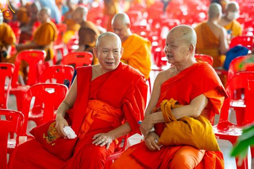 ภาพ No.60353:การต้อนรับพระสังฆาธิการ 10,000 กว่าวัดทั่วประเทศ พิธีมอบปัจจัยช่วยเหลือครู 4 จังหวัดชายแดนภาคใต้ พิธีปฏิบัติธรรม ในวันคุ้มครองโลก วันจันทร์ที่ 22 เมษายน พ.ศ.2567 ณ วัดพระธรรมกาย จ.ปทุมธานี