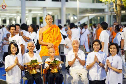 ภาพ No.132936:พิธีตัดปอยผม โครงการหน่อแก้วเปรียญธรรม รุ่นที่ 12 ณ ค่ายจองแชมป์ หมู่กฏิสามเณรเปรียญธรรม วัดพระธรรมกาย วันอาทิตย์ที่ 31 มีนาคม พ.ศ. 2567