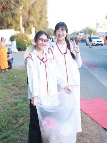 ภาพ No.198758:V.50 สารพัดV สารพัดดี ที่ธรรมยาตรา ในโครงการธรรมยาตรา กตัญญูบูชา มหาปูชนียาจารย์ พระมงคลเทพมุนี(สด จนฺทสโร) พระผู้ปราบมาร อนุสรณ์สถาน 7 แห่ง ปีที่ 13 ระหว่างวันที่ 2-31 มกราคม พ.ศ. 2568