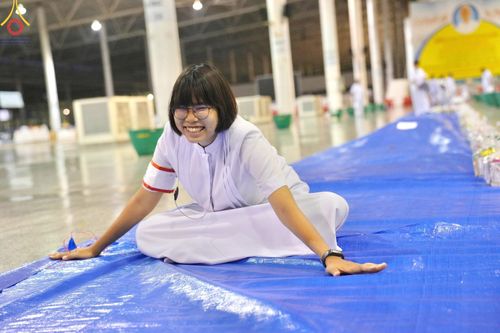 ภาพ No.134610:V.35 เพื่อบุญต้นเดือน การรับบุญของเจ้าหน้าที่หน่วยงานต่างๆ เพื่องานบุญวันอาทิตย์ต้นเดือน ณ วัดพระธรรมกาย วันที่ 7 เมษายน พ.ศ. 2567