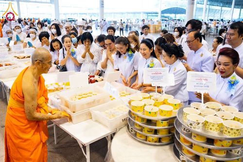 ภาพ No.120644:พิธีถวายภัตตาหารเป็นสังฆทาน แด่คณะพระธรรมยาตรา ปีที่ 12 วันที่ 29 มกราคม พ.ศ. 2567 ณ สภาธรรมกายสากล วัดพระธรรมกาย