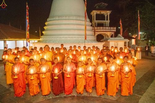 ภาพ No.229992:วันที่ 4 และ 12 พฤษภาคม พ.ศ. 2568 พิธีจุดวิสาขประทีป ถวายเป็นพุทธบูชา ณ วัดสุภัทรารามา มหาวิหาร เมืองบาดุลลา ประเทศศรีลังกา