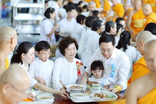 ภาพ No.240113:วันเสาร์ที่ 23 สิงหาคม พ.ศ. 2568 (วันพระ แรม 14 ค่ำ เดือน 9) พิธีบุพเปตพลี ครั้งที่ 169 ร่วมอุทิศบุญแด่หมู่ญาติที่ล่วงลับไปแล้ว และสืบทอดอายุพระพุทธศาสนา ณ หอฉันคุณยายอาจารย์ฯ วัดพระธรรมกาย