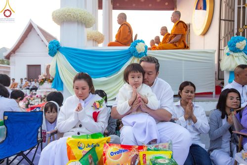 ภาพ No.197675:พิธีตักบาตรพระธรรมยาตรา ณ อนุสรณ์สถานลำดับที่ 4 สถานที่เกิดด้วยกายธรรม วัดโบสถ์(บน) ต.บางคูเวียง จ.นนทบุรี ในโครงการธรรมยาตรา กตัญญูบูชา มหาปูชนียาจารย์ พระมงคลเทพมุนี(สด จนฺทสโร) พระผู้ปราบมาร อนุสรณ์สถาน 7 แห่ง ปีที่ 13 วันที่ 19 มกราคม พ.ศ. 2568